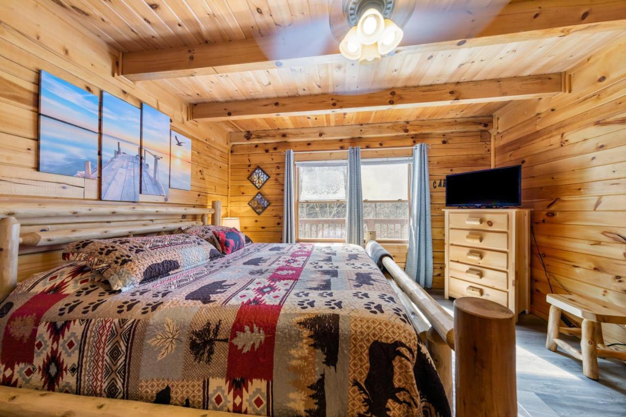 Serenity, A Rustic Log Cabin Retreat Sevierville Eksteriør billede
