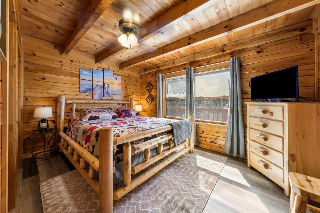 Serenity, A Rustic Log Cabin Retreat Sevierville Eksteriør billede